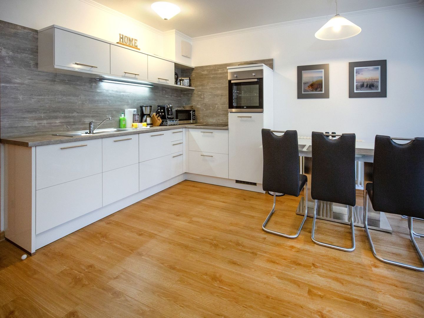 Dünenpark Binz Komfortplus Ferienwohnung mit 1 Schlafzimmer und Balkon im Dachgeschoss (294) Insel Rügen - Küche / Küchenzeile