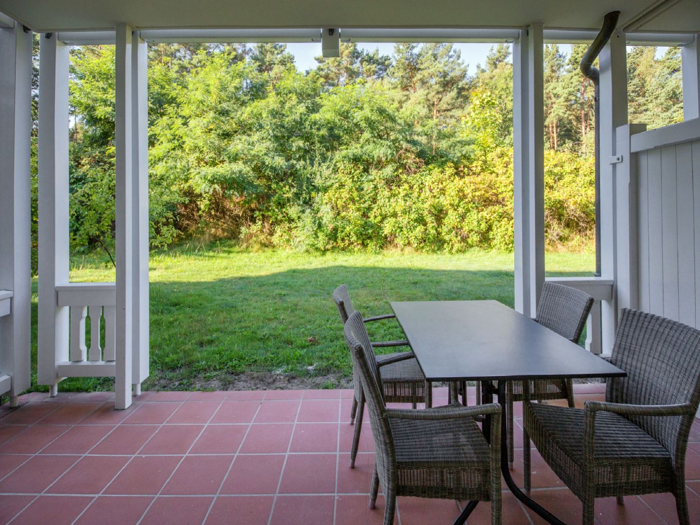 Dünenpark Binz Komfort Ferienwohnung mit 1 Schlafzimmer und Terrasse im Erdgeschoss (288) Insel Rügen - Terrasse