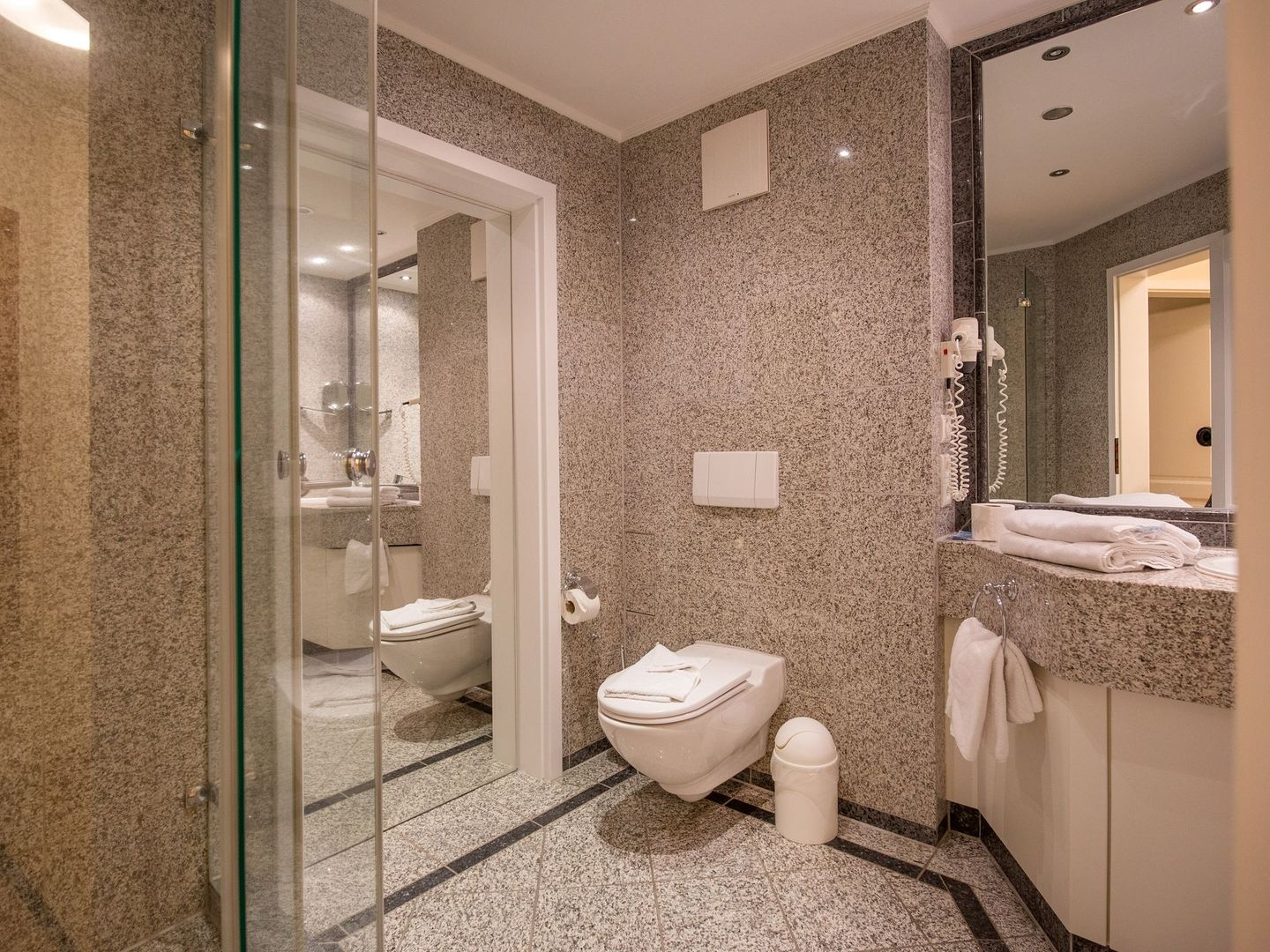 Dünenpark Binz Komfortplus Ferienwohnung mit 1 Schlafzimmer und Terrasse im Erdgeschoss (275) Insel Rügen - Badezimmer