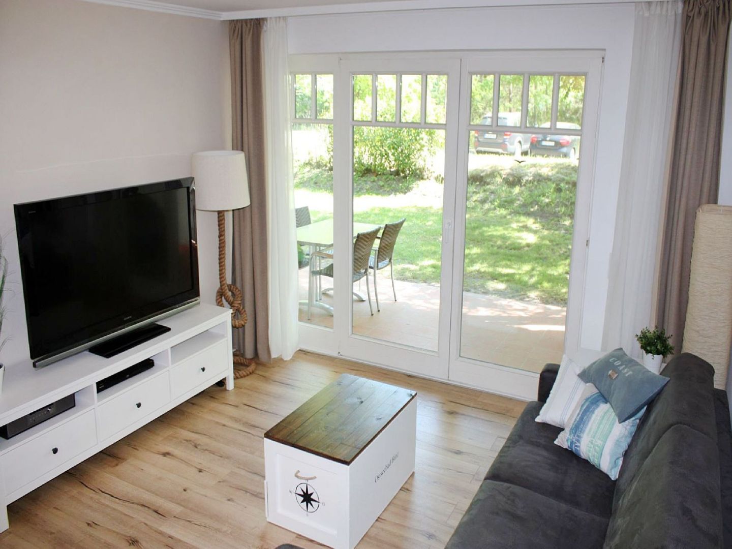 Dünenpark Binz Komfortplus Ferienwohnung mit 2 Schlafzimmern und Terrasse im Erdgeschoss (276) Insel Rügen - Wohnzimmer