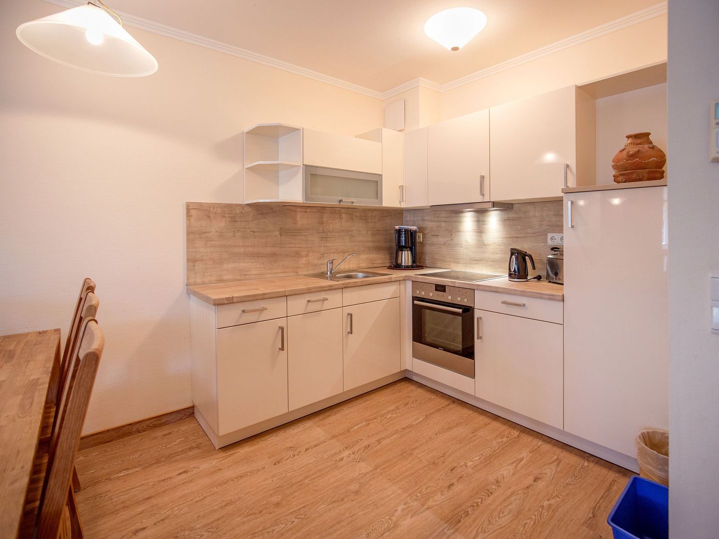 Dünenpark Binz Komfortplus Ferienwohnung mit 2 Schlafzimmern und Balkon im Obergeschoss (280) Insel Rügen - Küche / Küchenzeile