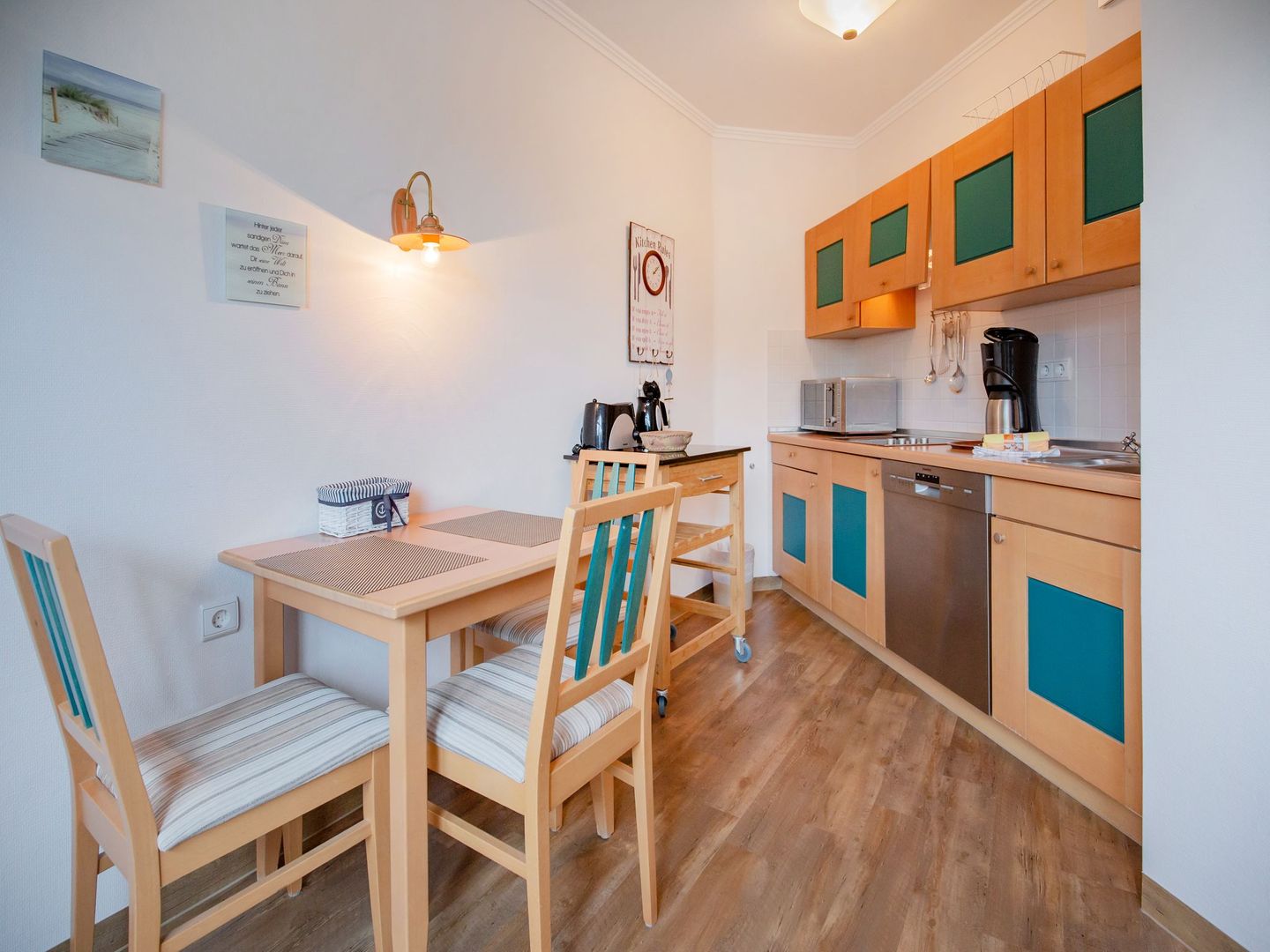 Dünenpark Binz Komfort Ferienwohnung mit 1 Schlafzimmer und Balkon im Dachgeschoss (283) Insel Rügen - Küche / Küchenzeile