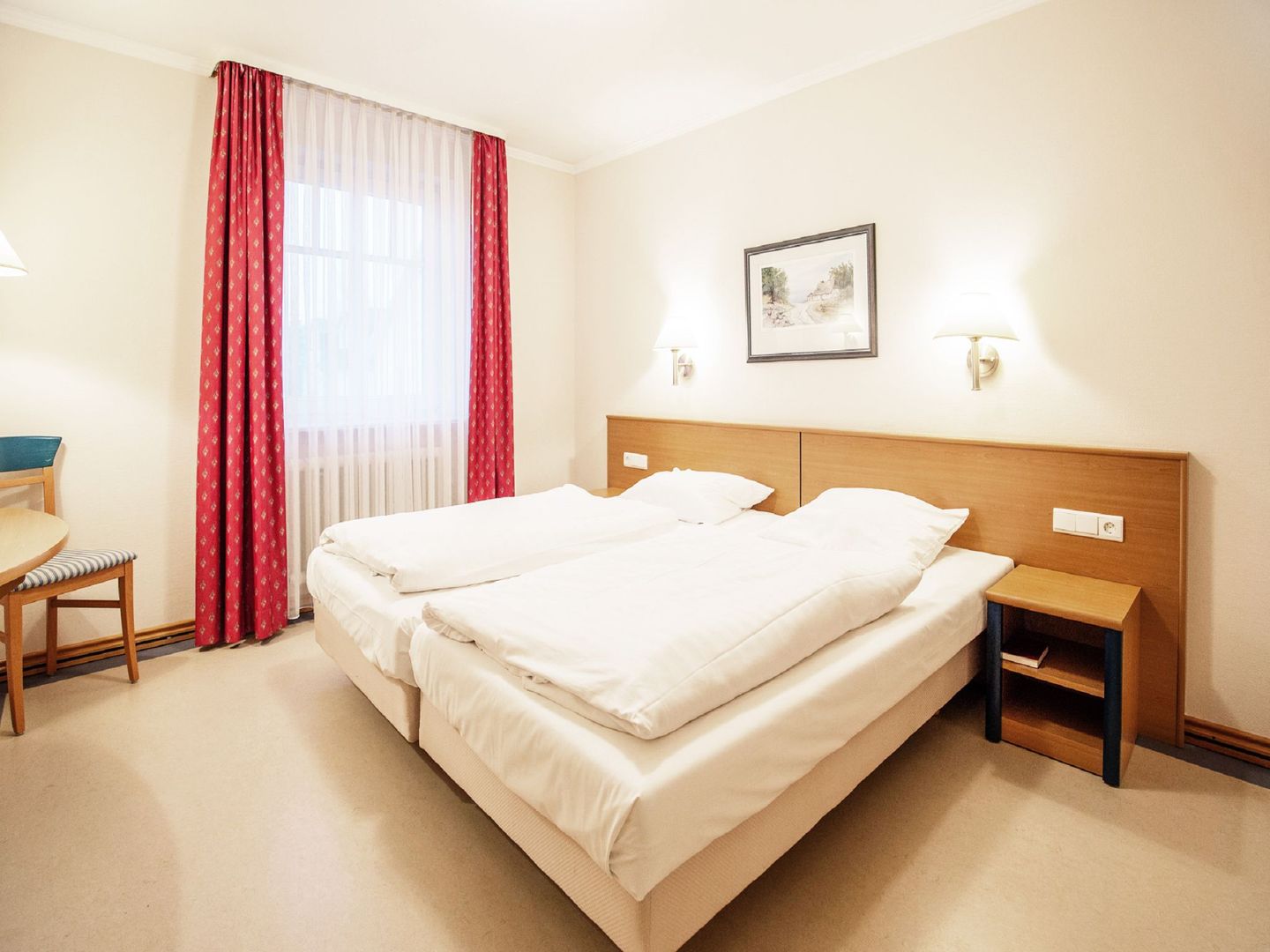 Dünenpark Binz Komfort Ferienwohnung mit 1 Schlafzimmer und Balkon im Obergeschoss (300) Insel Rügen - Schlafzimmer