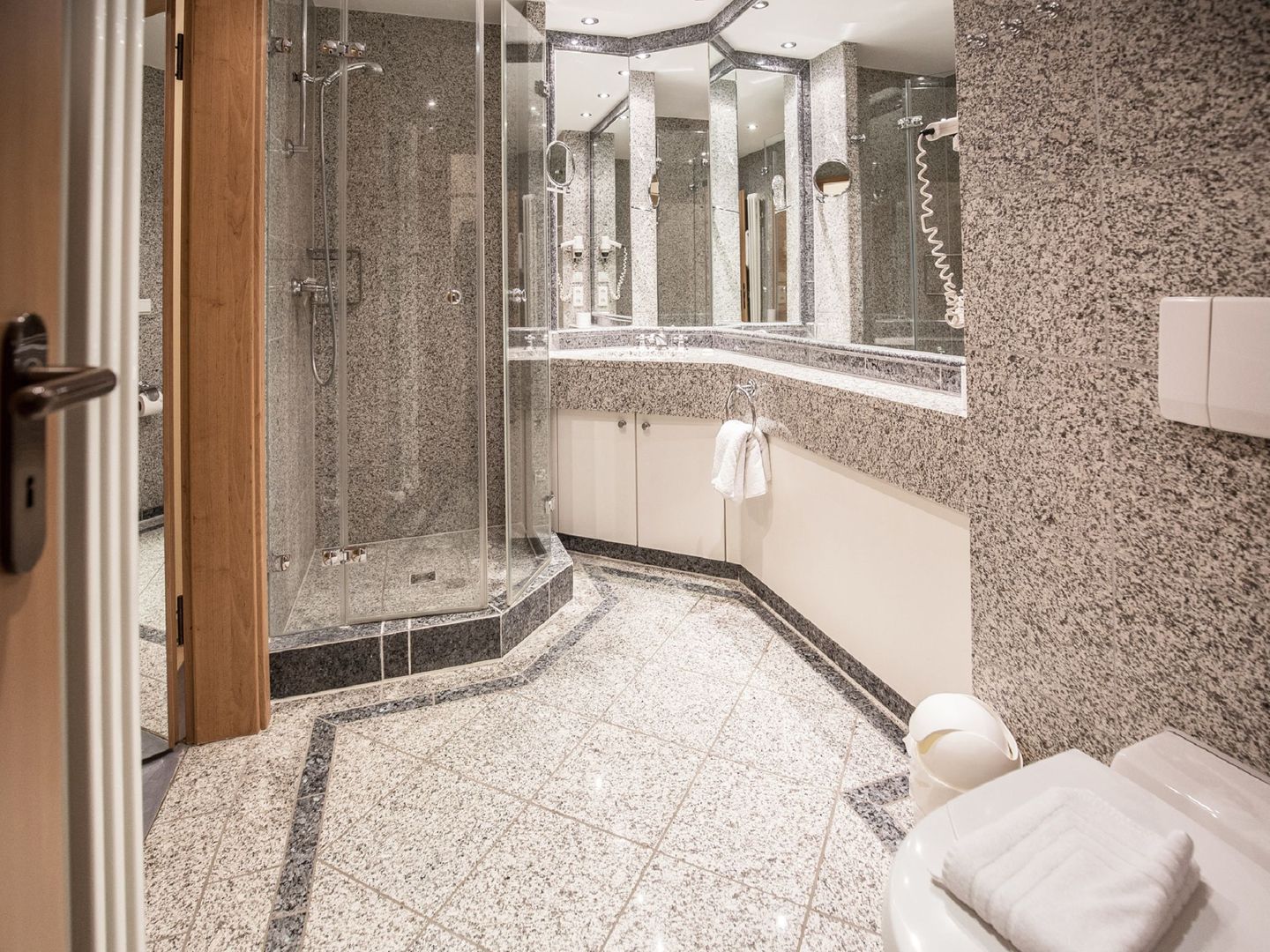 Dünenpark Binz Komfort Ferienwohnung mit 1 Schlafzimmer und Balkon im Obergeschoss (300) Insel Rügen - Badezimmer