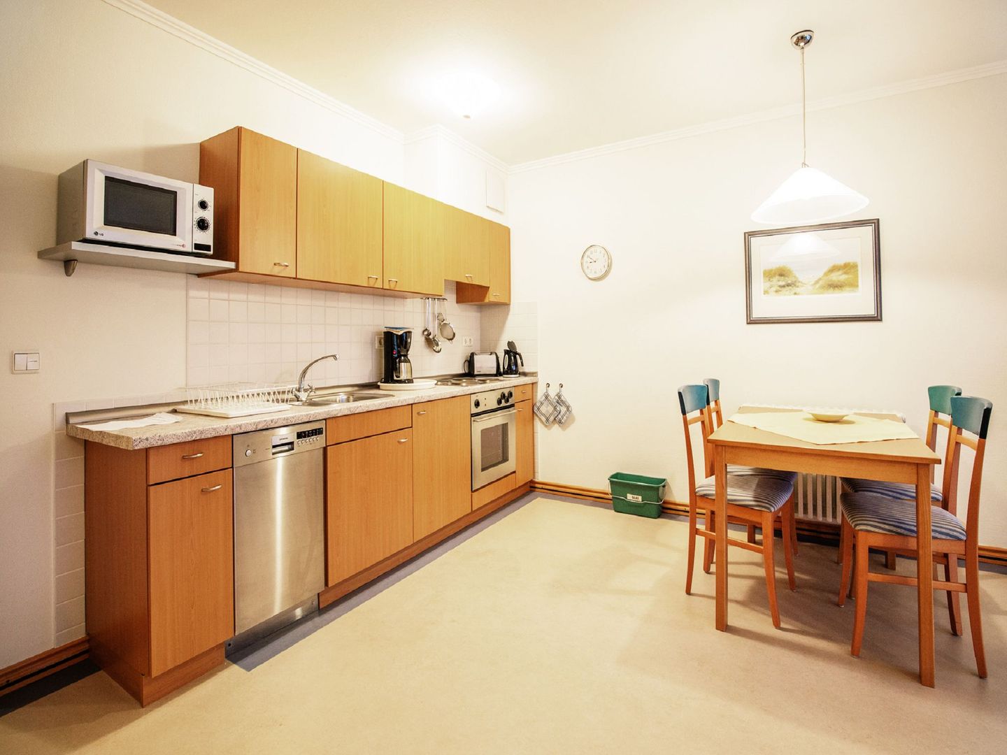 Dünenpark Binz Komfort Ferienwohnung mit 1 Schlafzimmer und Balkon im Obergeschoss (300) Insel Rügen - Küche / Küchenzeile