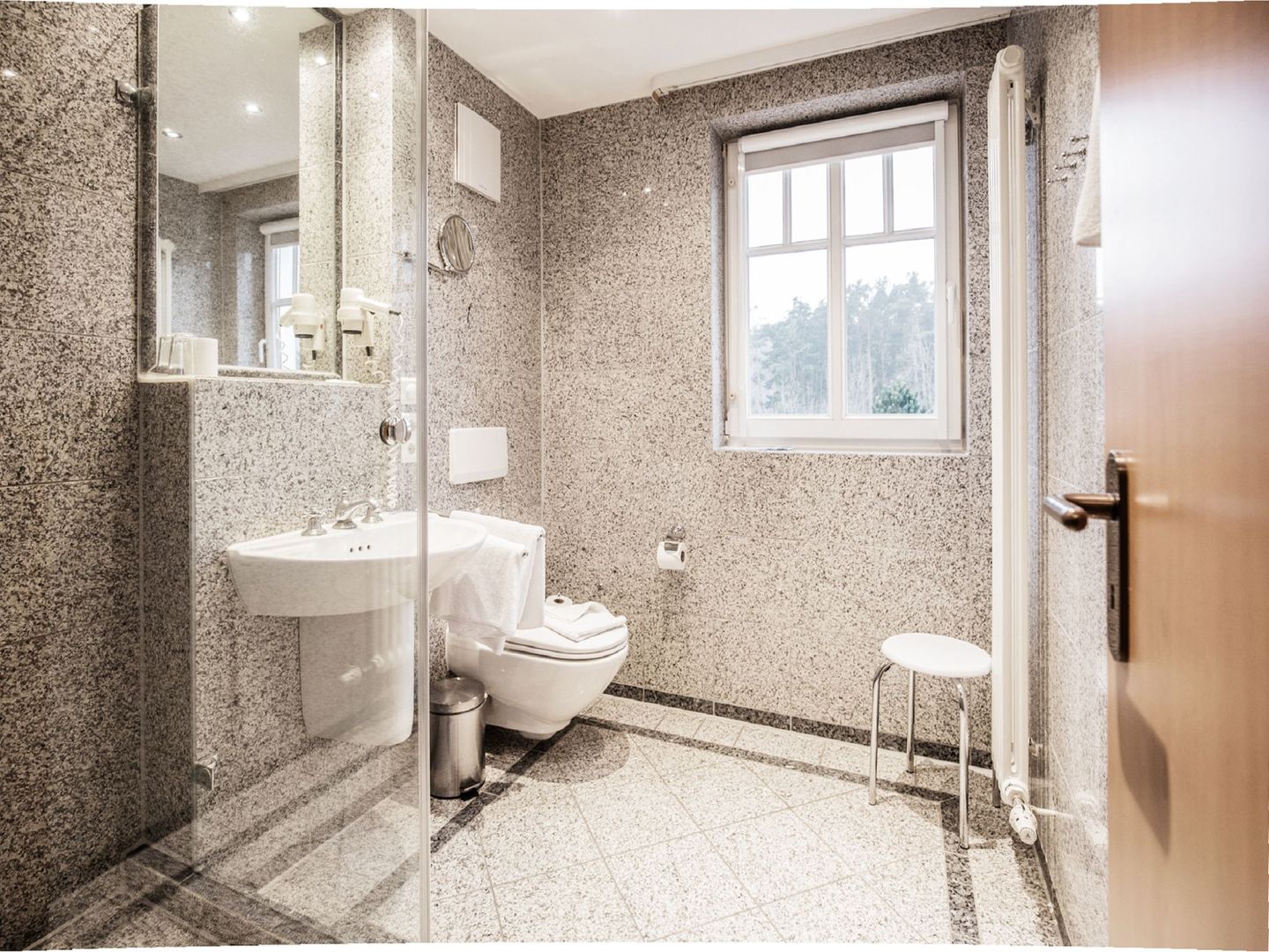 Dünenpark Binz Komfortplus Ferienwohnung mit 1 Schlafzimmern und Balkon im Dachgeschoss (303) Insel Rügen - Badezimmer