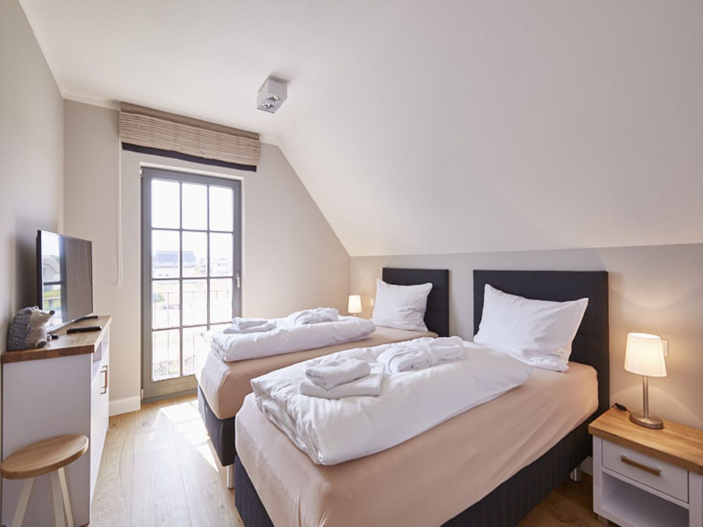 Luxus Reetdachvilla mit 3 Schlafzimmern, Sauna und Kamin (E23) - Schlafzimmer