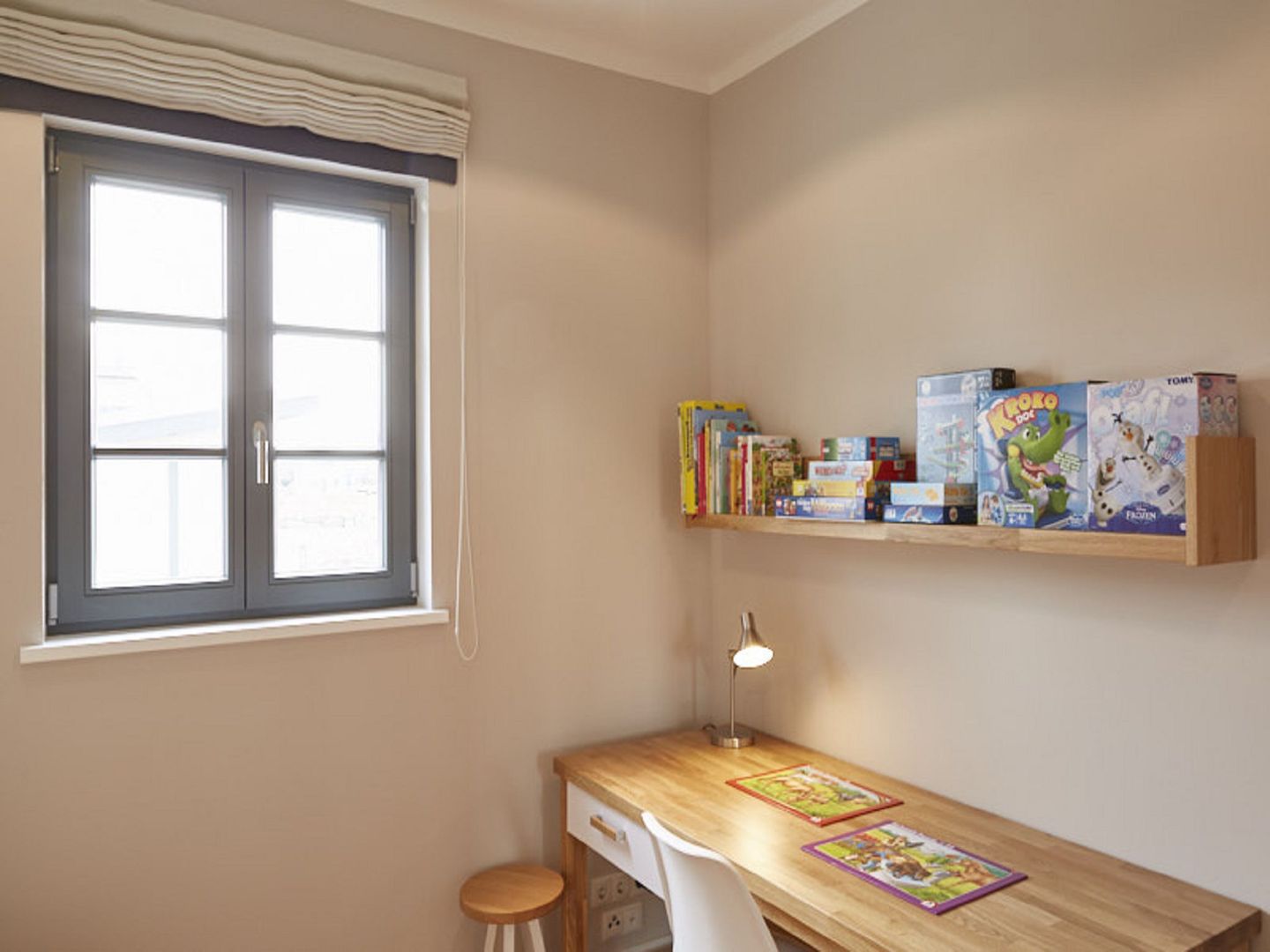 Luxus Reetdachvilla mit 3 Schlafzimmern, Sauna und Kamin (E23) - Wohnzimmer