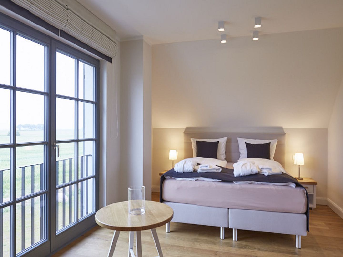 Premium Reetdachvilla mit 2 Schlafzimmern, Sauna und Kamin (E22) - Schlafzimmer