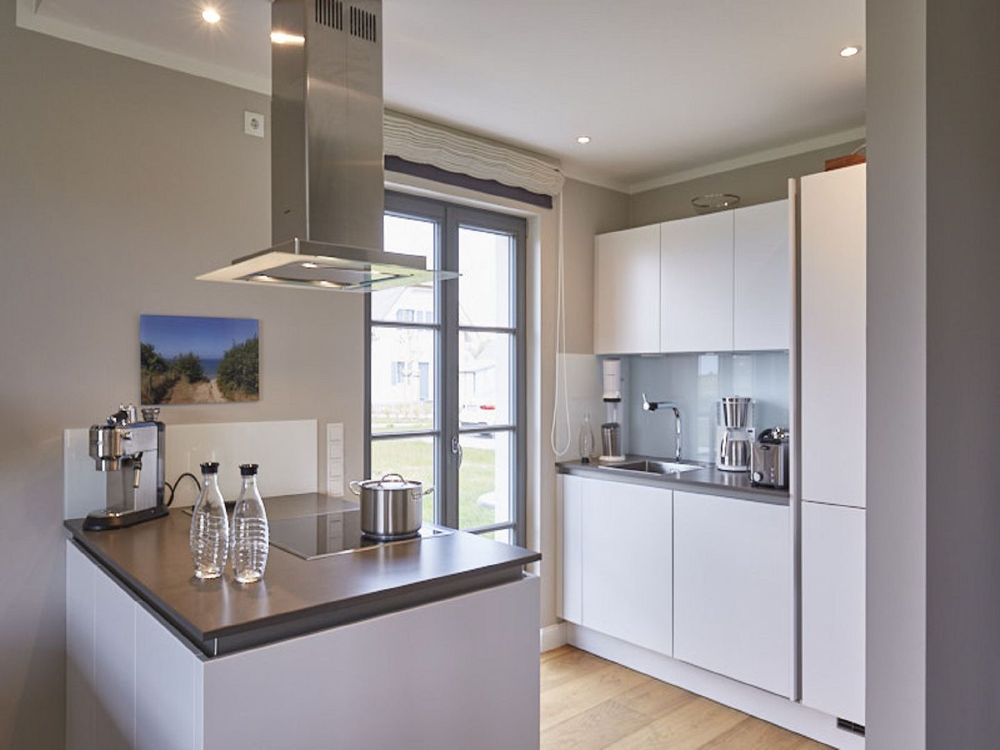 Premium Reetdachvilla mit 3 Schlafzimmern, Sauna und Kamin (E21) - Küche / Küchenzeile