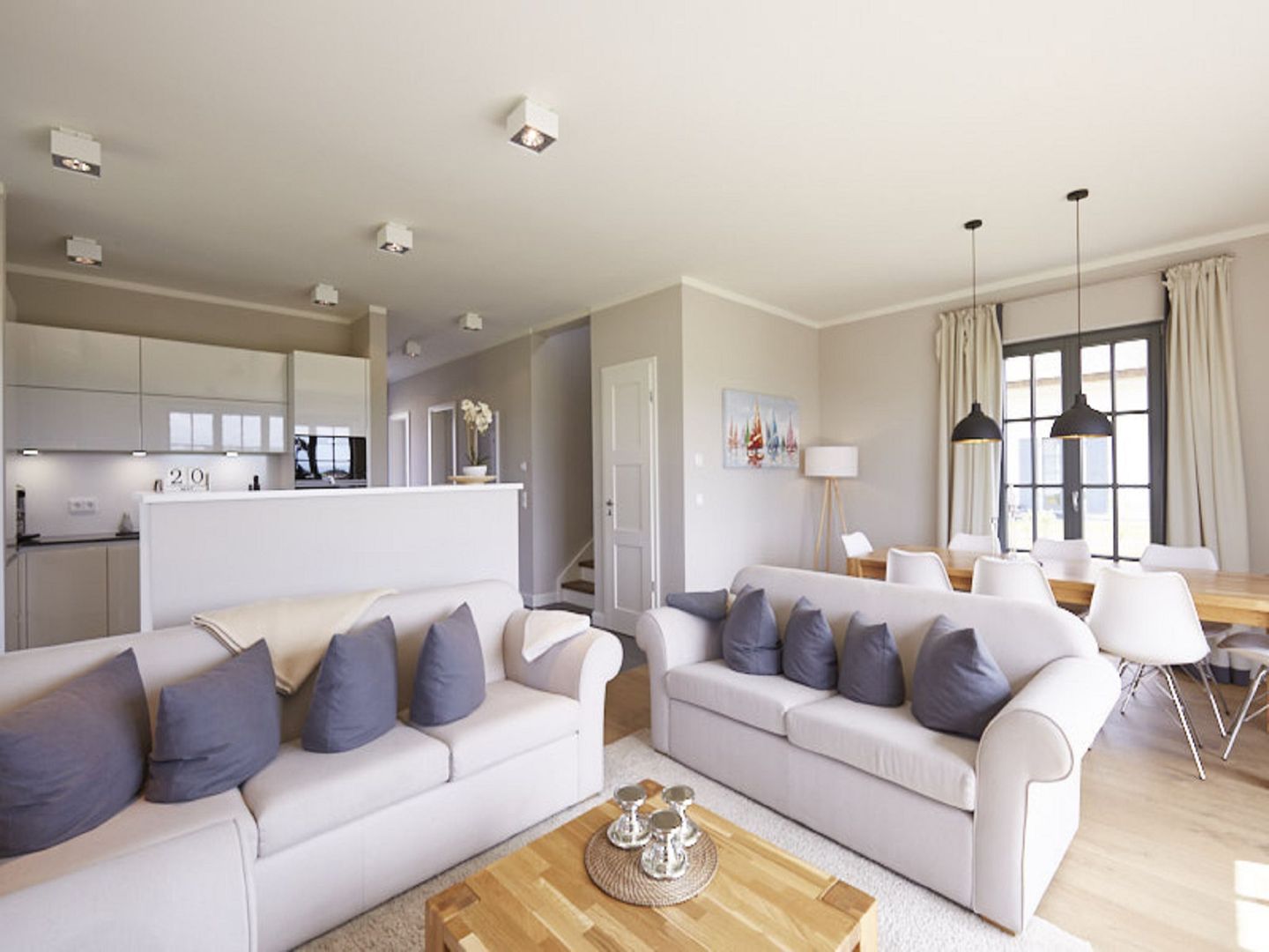 Luxus Reetdachvilla mit 3 Schlafzimmern, Sauna und Kamin (E20) - Wohnzimmer