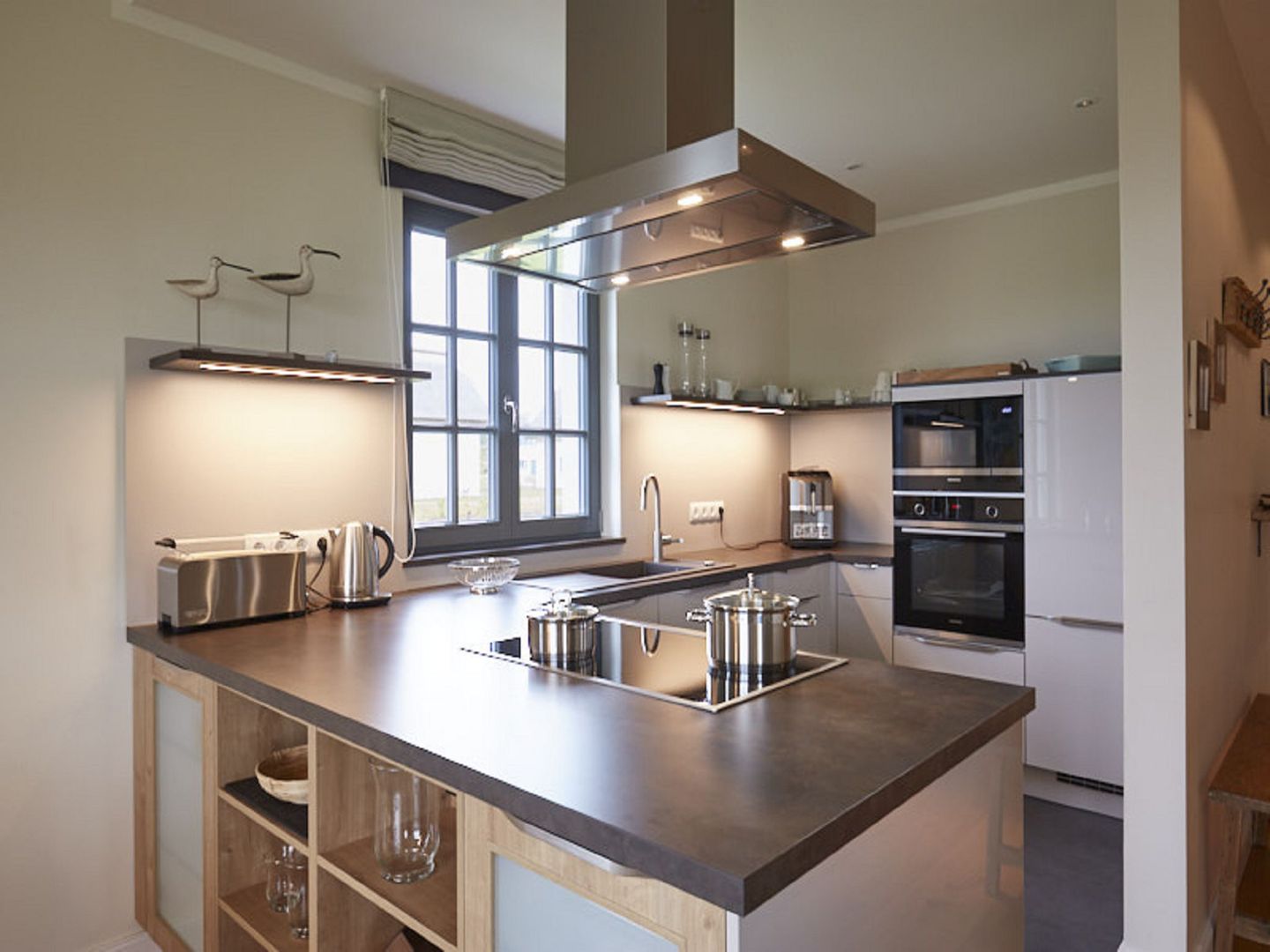 Premium Reetdachvilla mit 3 Schlafzimmern, Sauna und Kamin (E19) - Küche / Küchenzeile