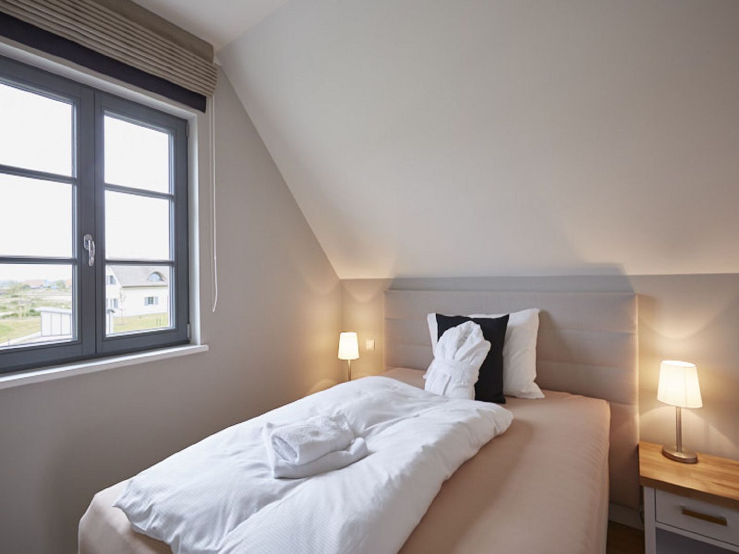 Premium Reetdachvilla mit 3 Schlafzimmern, Sauna und Kamin (E18) - Schlafzimmer