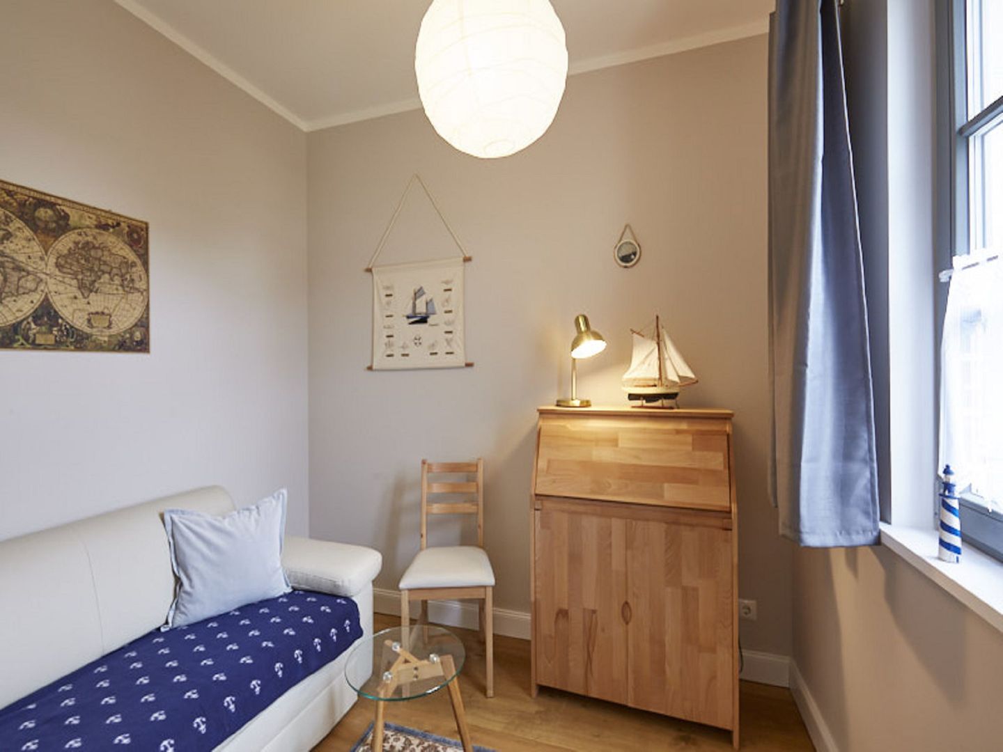 Premium Reetdachvilla mit 3 Schlafzimmern, Sauna und Kamin (E15) - Wohnzimmer