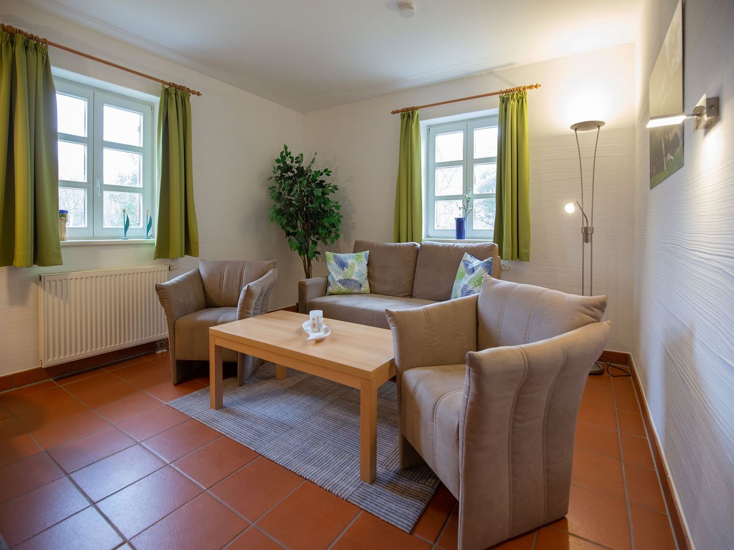 Feriendorf Rugana Komfort Ferienwohnung mit 1 Schlafzimmer und Terrasse (B52) Insel Rügen - Wohnzimmer