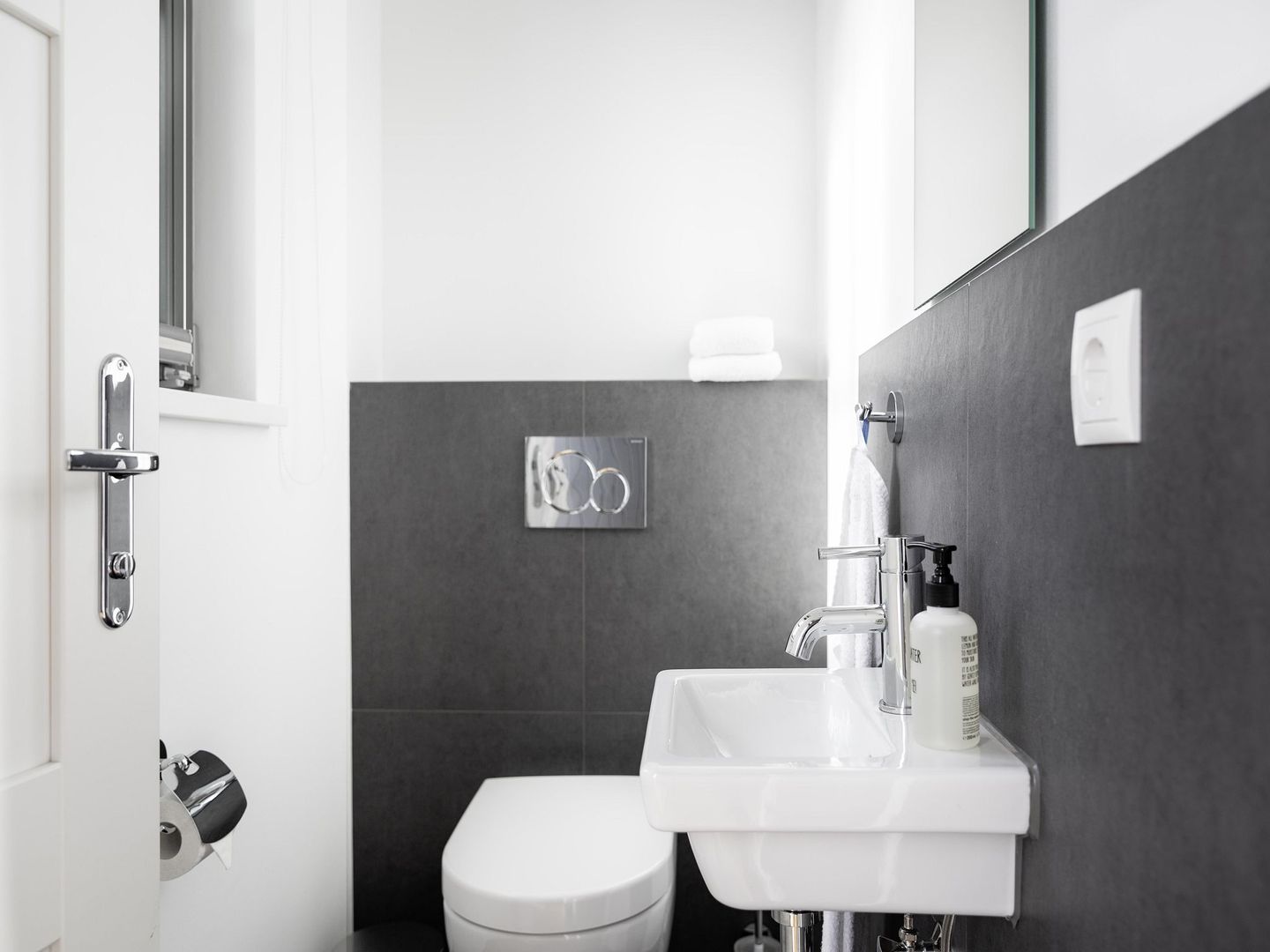 Superior Reetdachvilla mit 2 Schlafzimmern (E14) - Gäste-WC