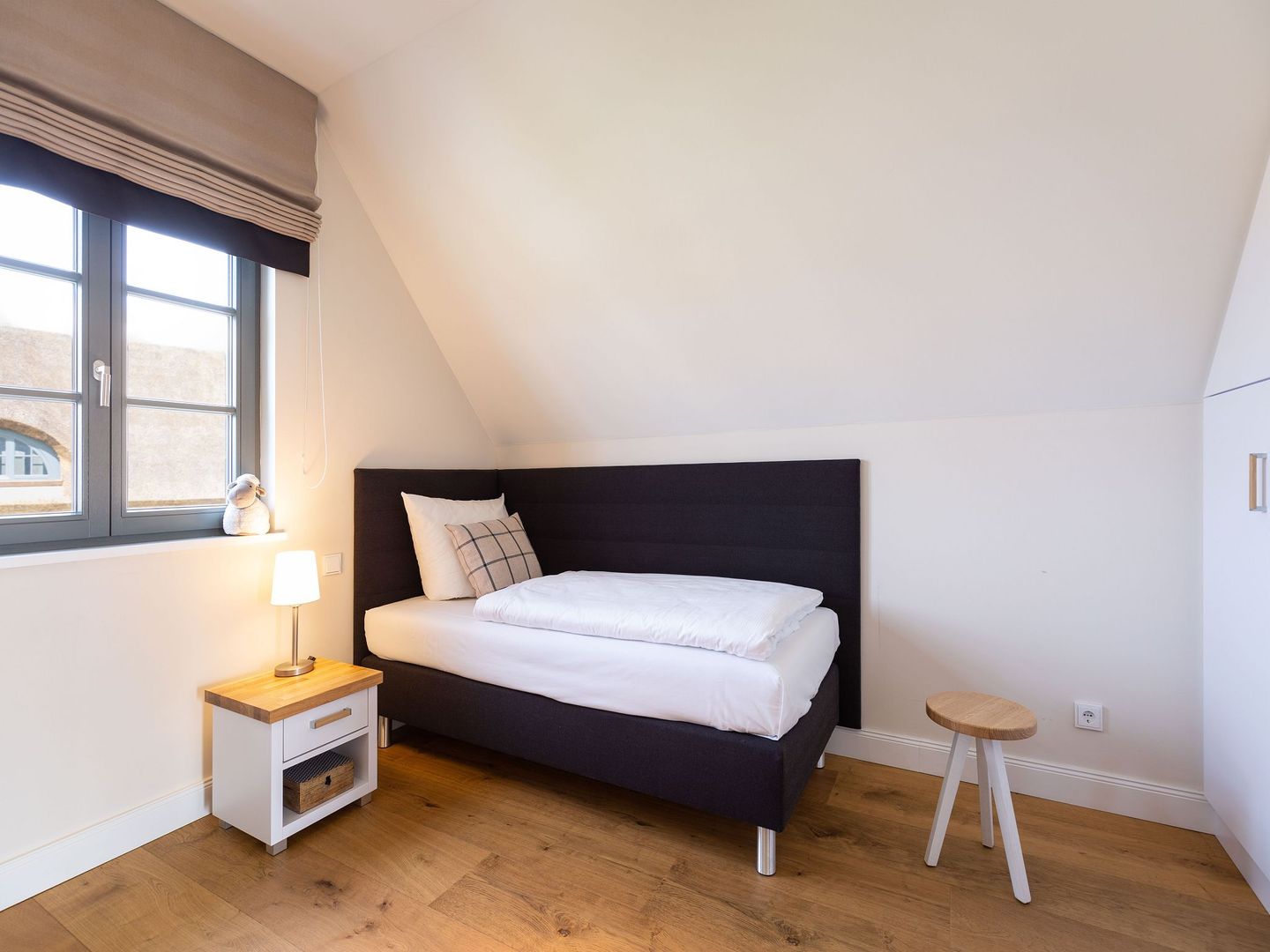 Premium Reetdachvilla mit 3 Schlafzimmern, Sauna und Kamin (E10) - Schlafzimmer