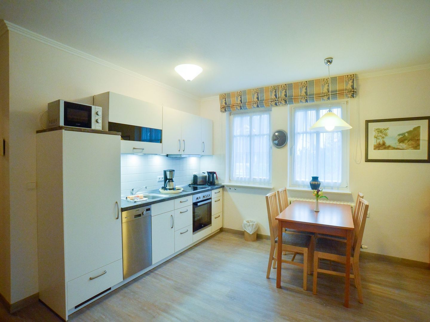 Dünenpark Binz Komfort Ferienwohnung mit 1 Schlafzimmer und Balkon im Obergeschoss (182) Insel Rügen - Küche / Küchenzeile