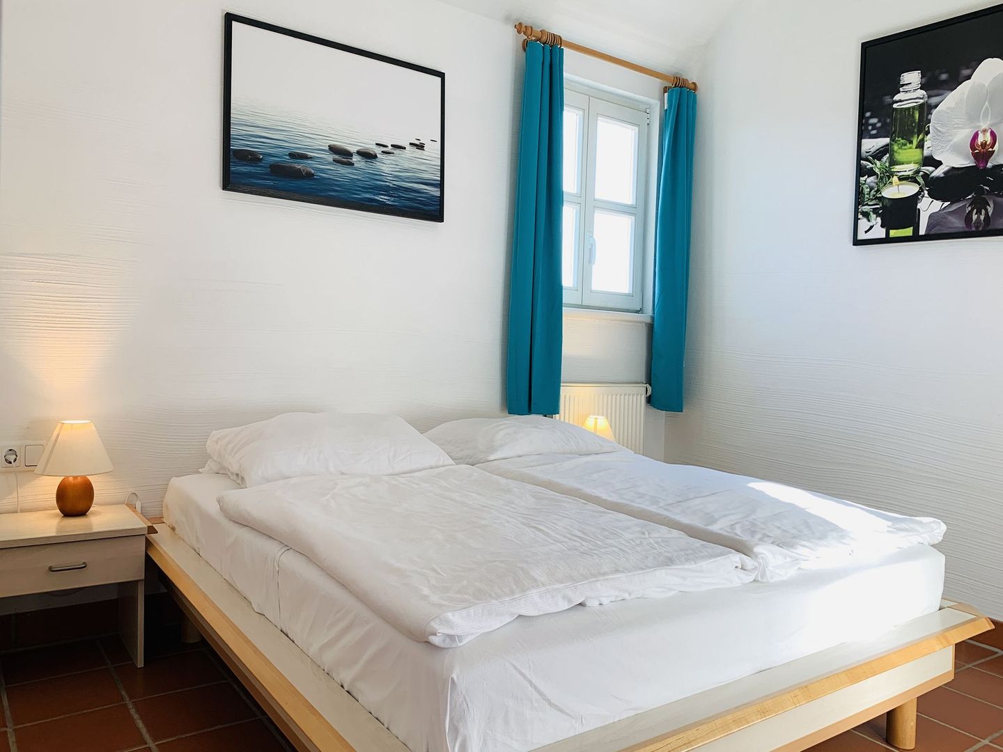 Feriendorf Rugana Komfort Ferienwohnung mit 2 Schlafzimmern und Terrasse (D22) Insel Rügen - Schlafzimmer