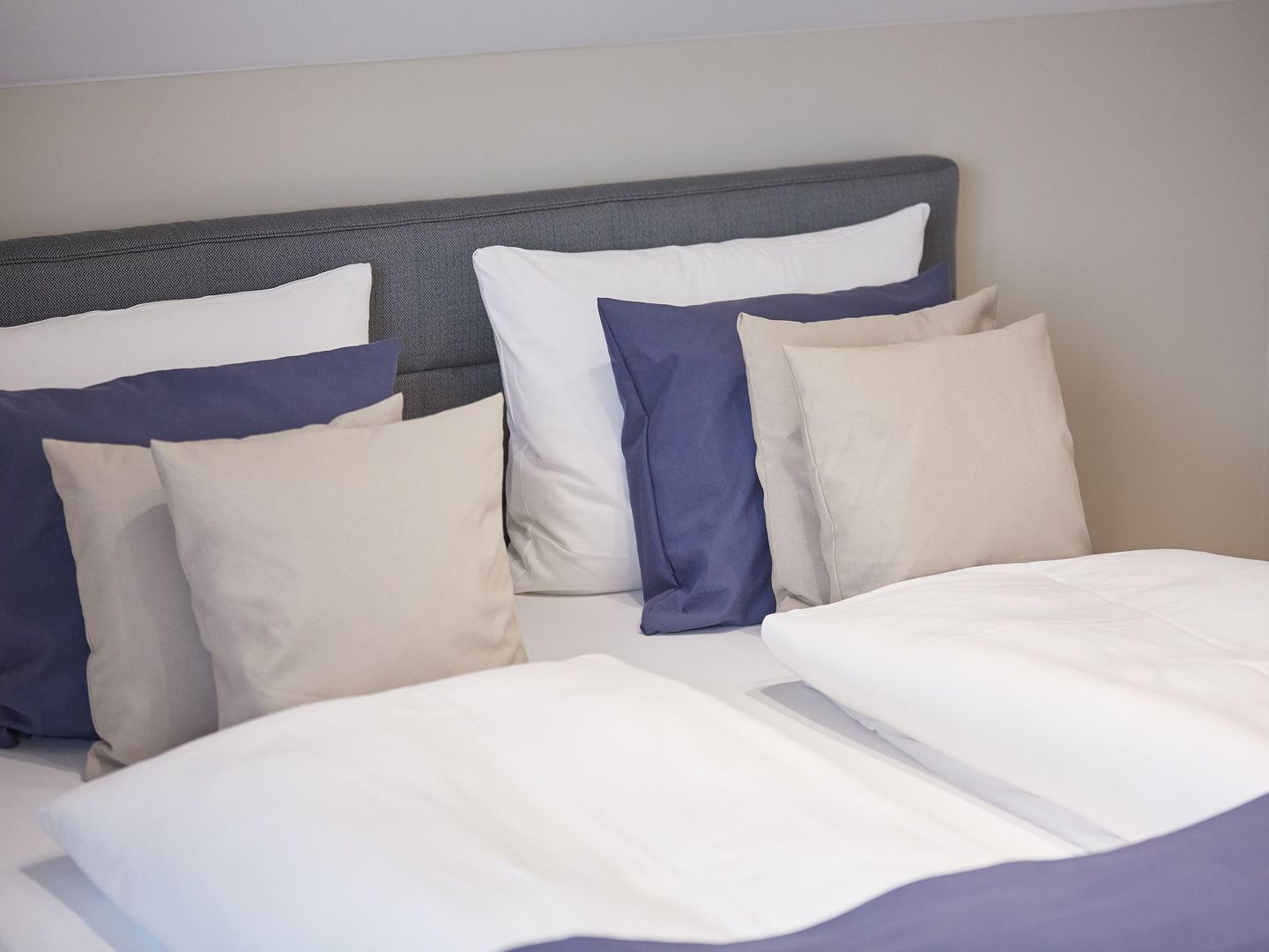 Premium Reetdachvilla mit 3 Schlafzimmern, Sauna, Kamin und Massagesessel (F05) - Schlafzimmer