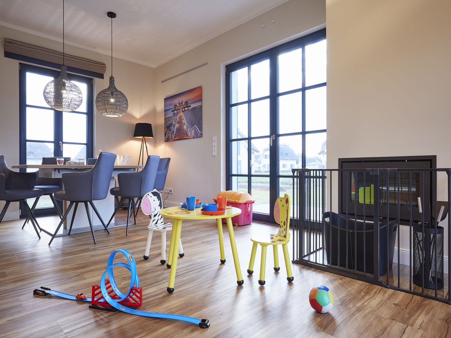 Premium Reetdachvilla mit 3 Schlafzimmern, Sauna, Kamin und Massagesessel (F05) - Wohnzimmer