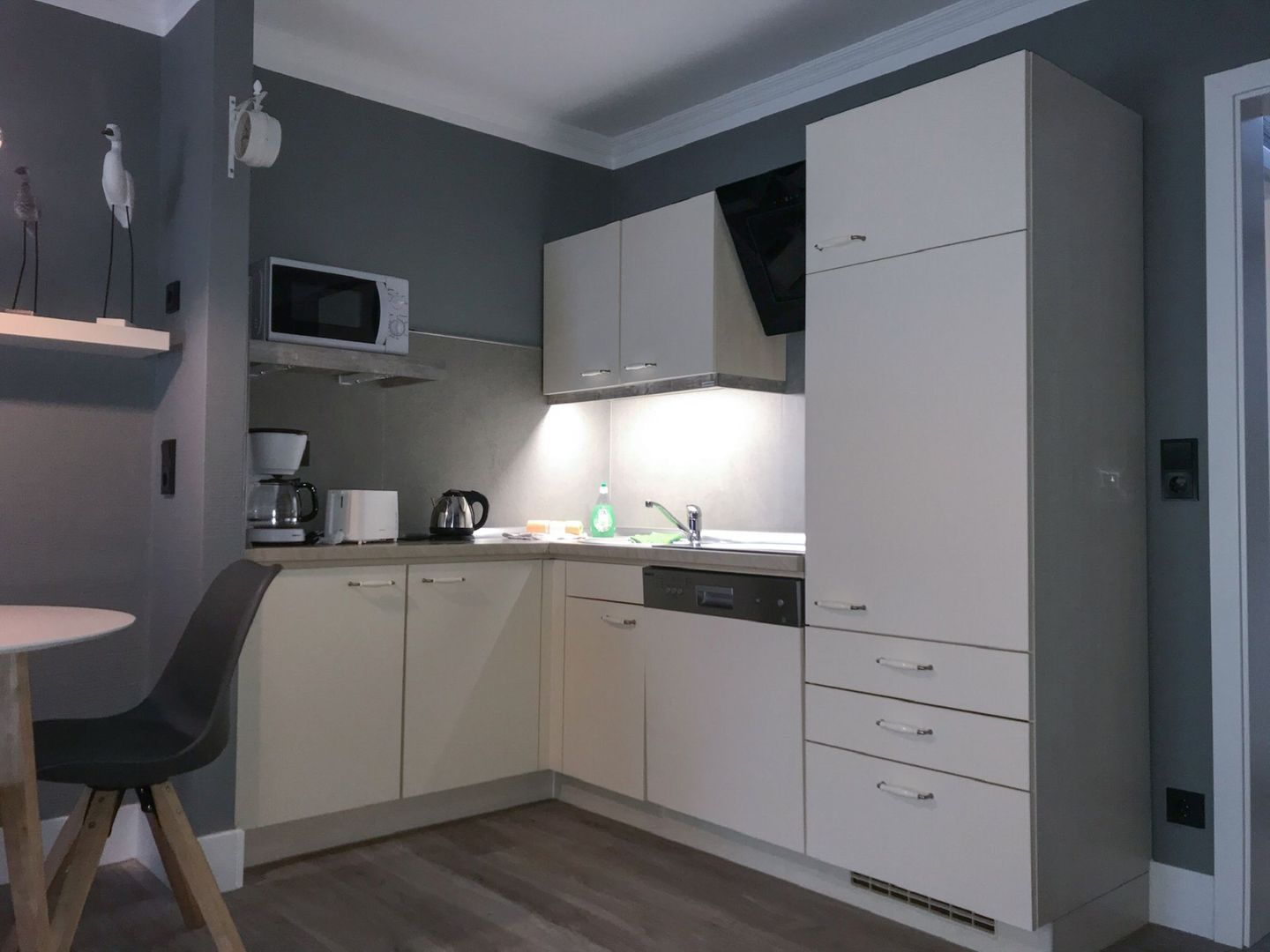 Feriendorf Rugana Komfortplus 1-Raum Ferienwohnung mit Terrasse (B14) Insel Rügen - Küche / Küchenzeile