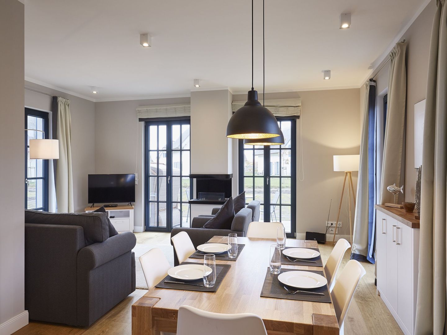 Superior Reetdachvilla mit 2 Schlafzimmern und Kamin (F06) - Wohnzimmer