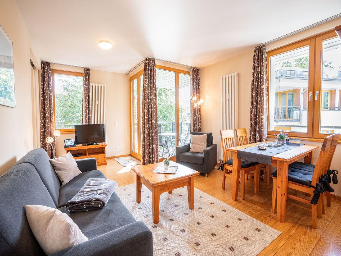 Kaiservillen Heringsdorf Ferienwohnung mit 1 Schlafzimmer und Balkon (D234) Insel Usedom - Wohnzimmer