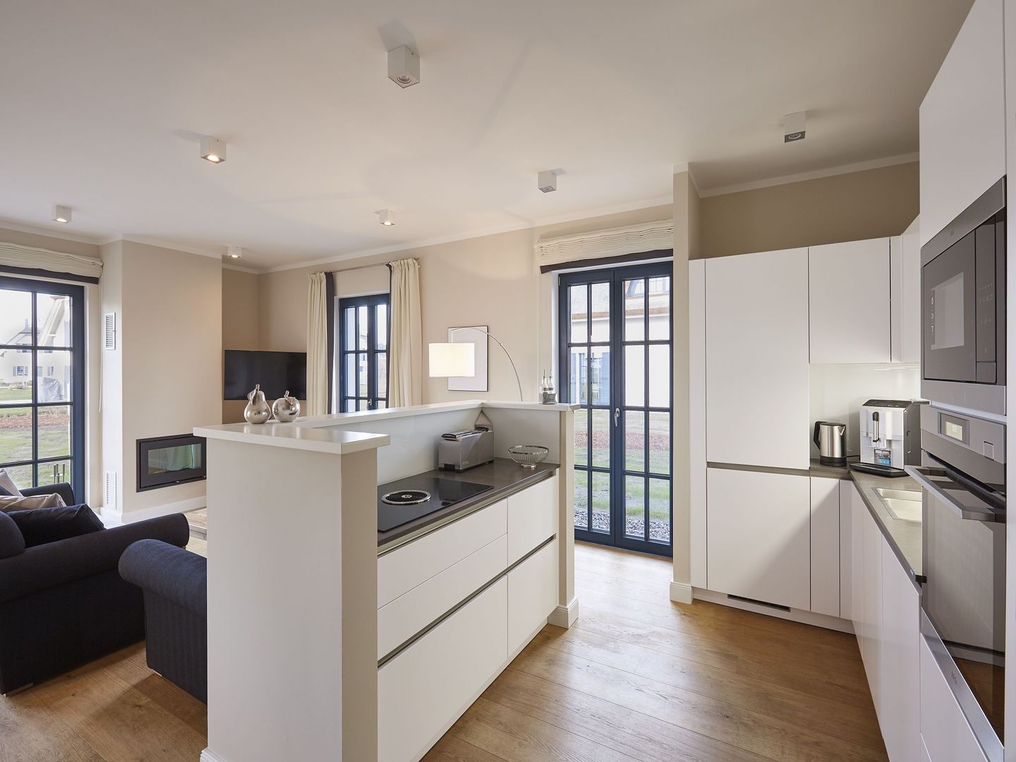 Luxus Reetdachvilla mit 3 Schlafzimmern, Sauna und Kamin (F08) - Küche / Küchenzeile