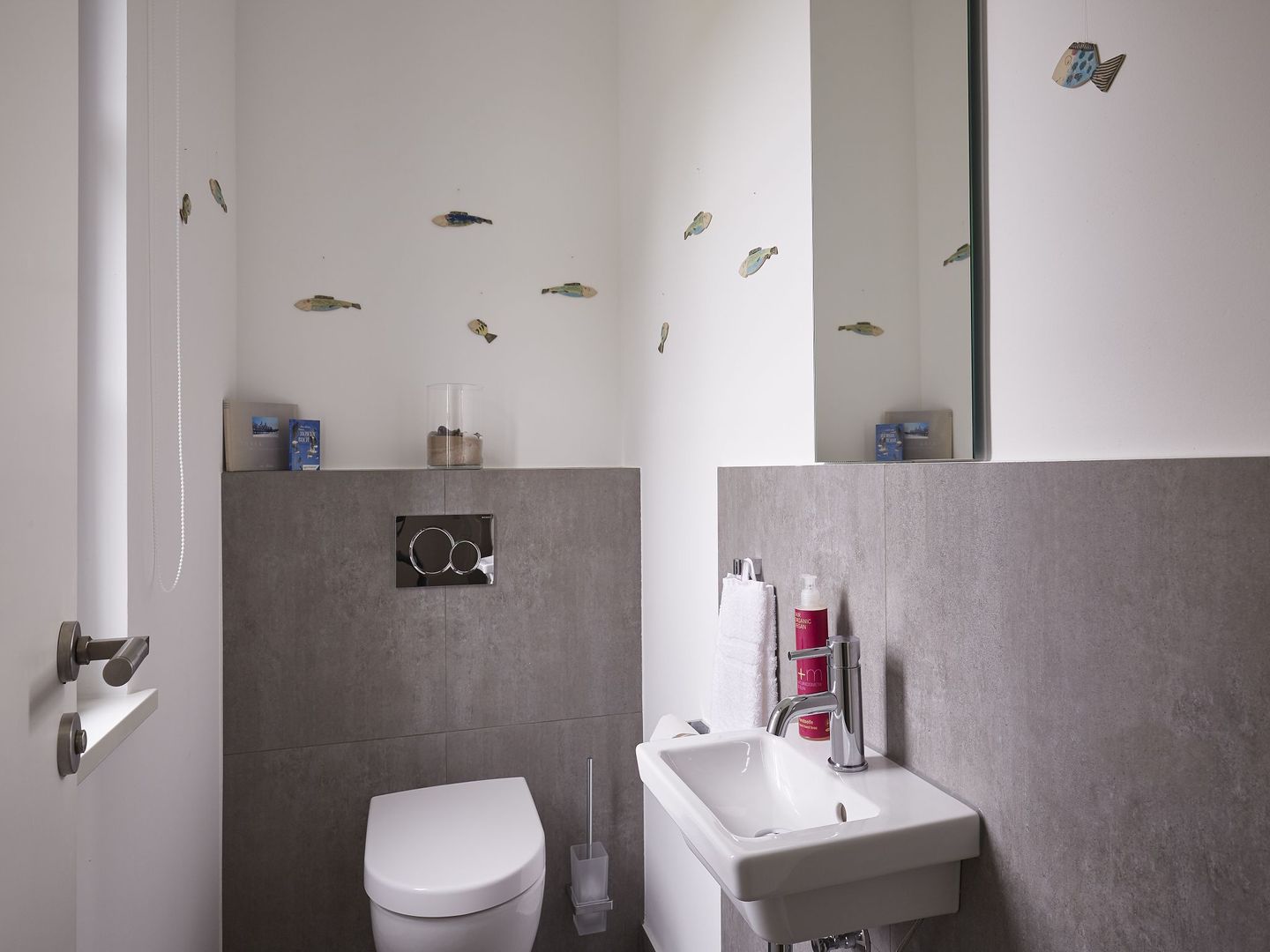 Premium Reetdachvilla mit 3 Schlafzimmern, Sauna und Kamin (F10) - Gäste-WC