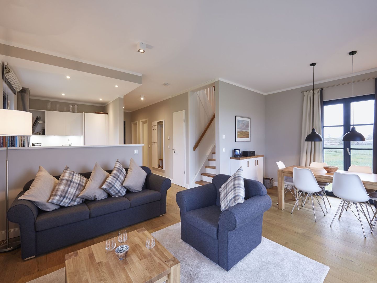 Premium Reetdachvilla mit 3 Schlafzimmern, Sauna und Kamin (F10) - Wohnzimmer