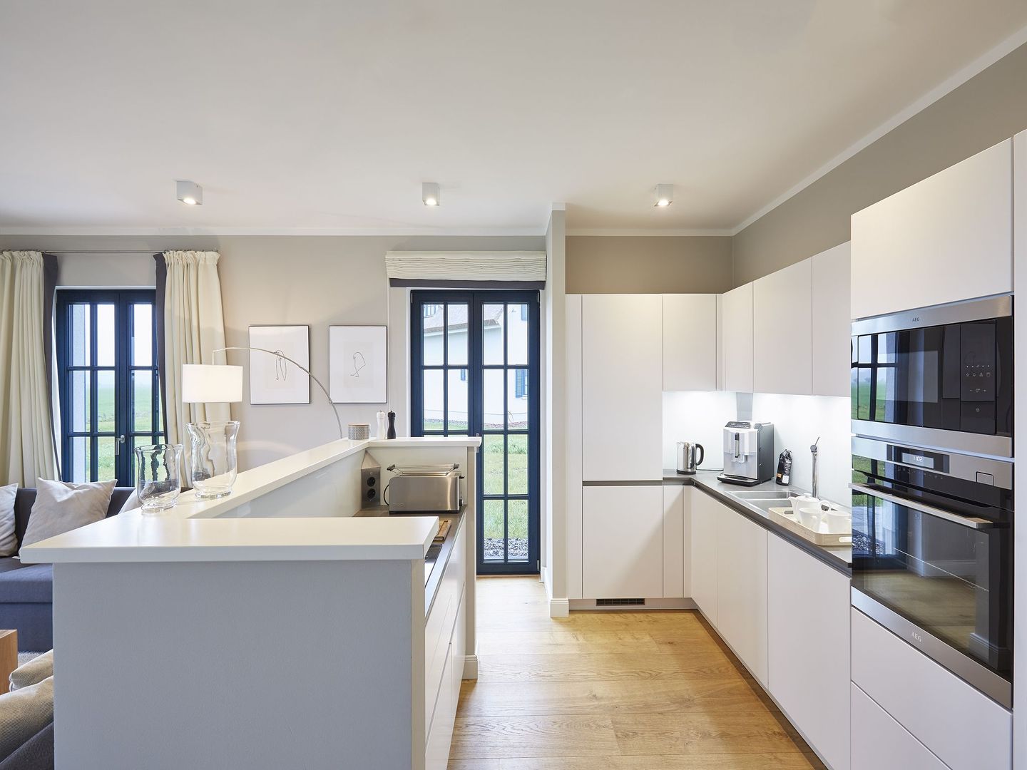 Luxus Reetdachvilla mit 3 Schlafzimmern, Sauna und Kamin (F11) - Küche / Küchenzeile