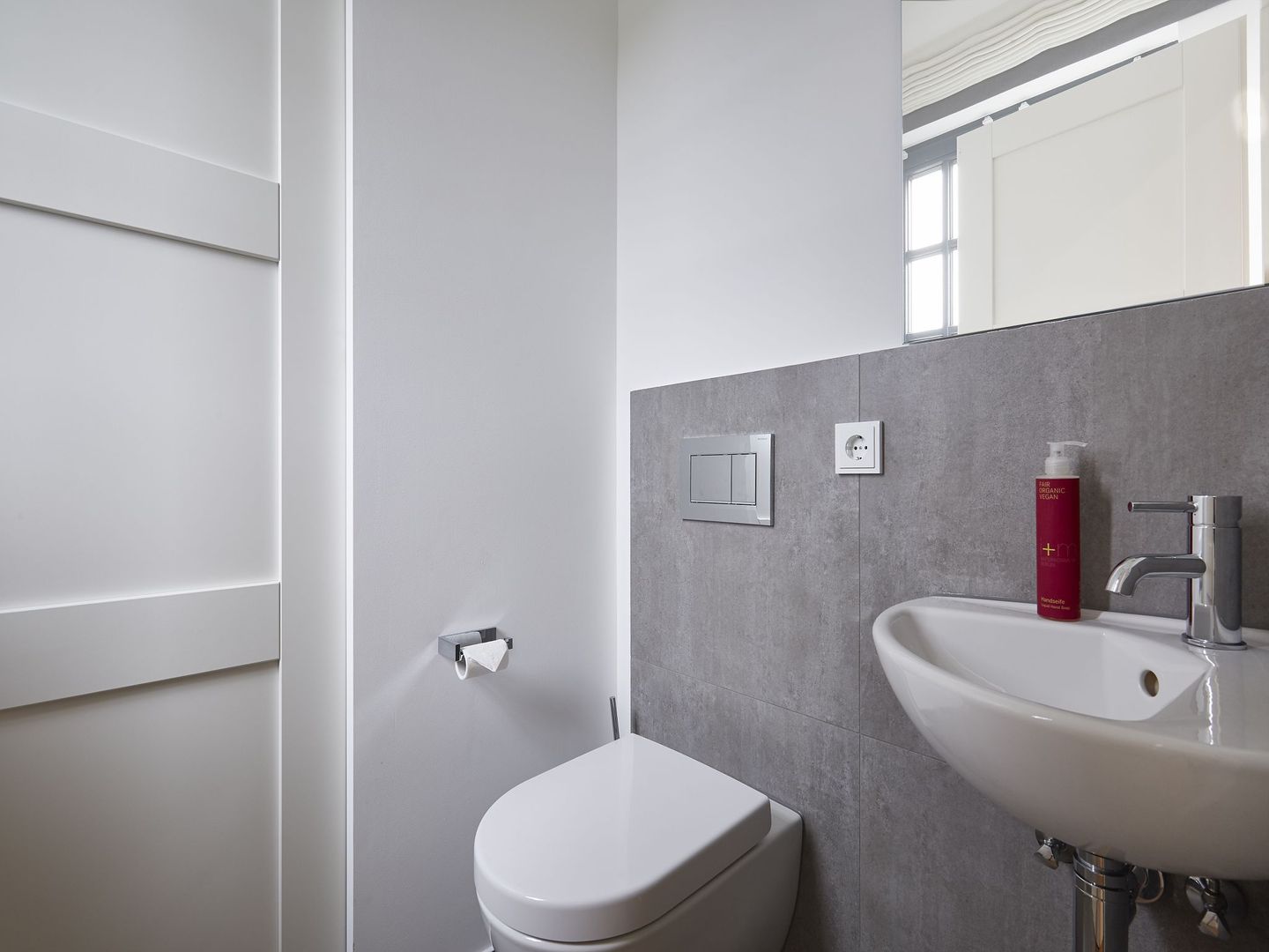 Luxus Reetdachvilla mit 3 Schlafzimmern, Sauna und Kamin (F11) - Gäste-WC