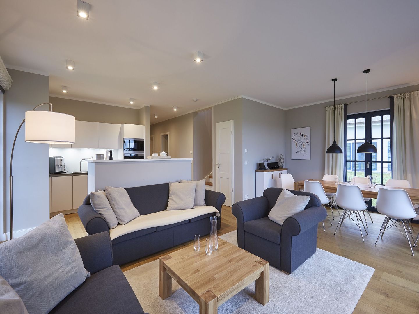 Luxus Reetdachvilla mit 3 Schlafzimmern, Sauna und Kamin (F11) - Wohnzimmer