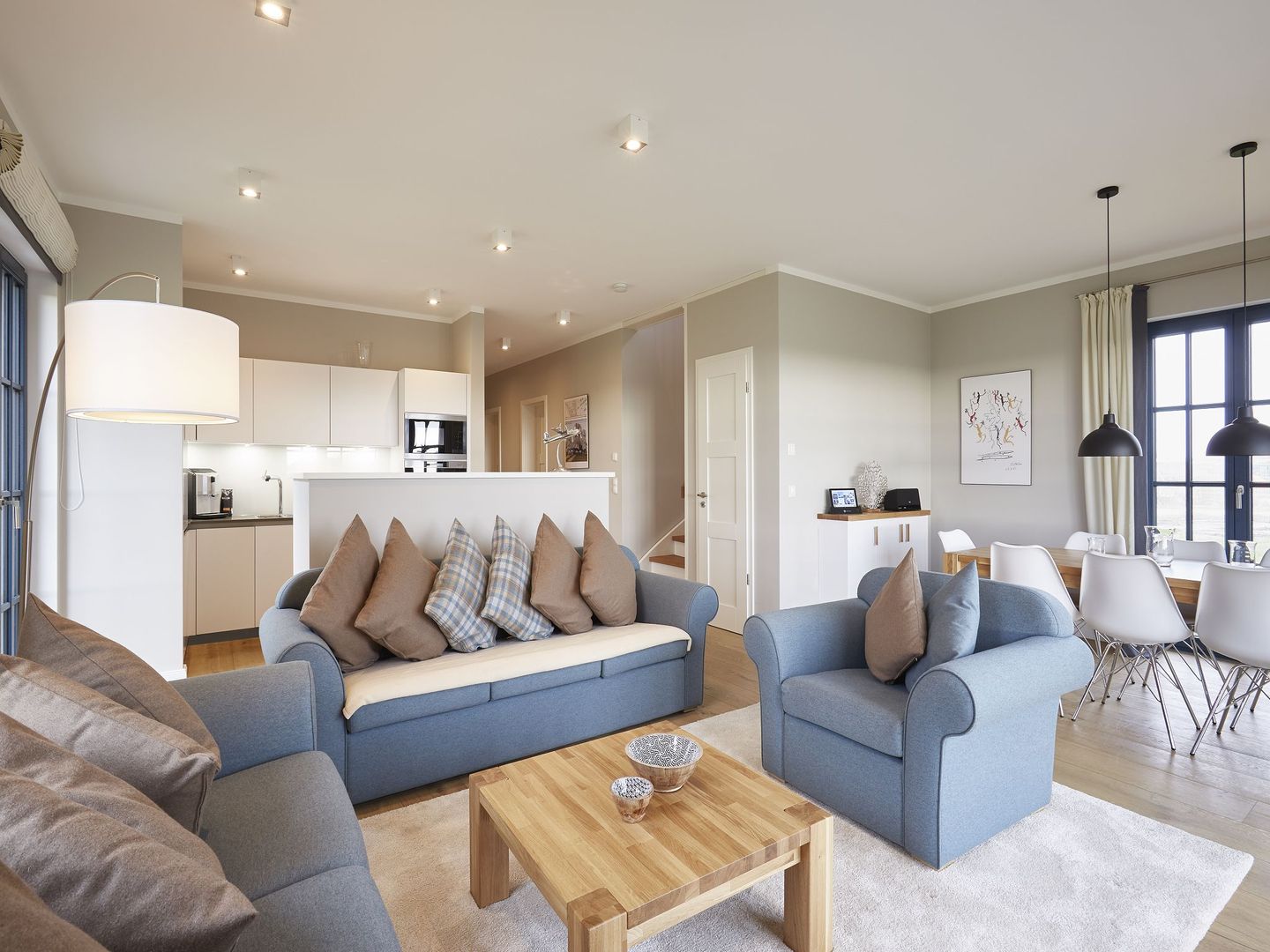 Luxus Reetdachvilla mit 3 Schlafzimmern, Sauna und Kamin (F12) - Wohnzimmer