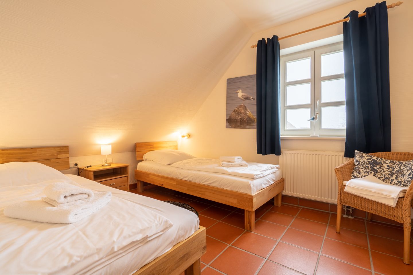 Feriendorf Rugana Komfortplus Ferienwohnung mit 2 Schlafzimmern und Terrasse (D43) Insel Rügen - Schlafzimmer