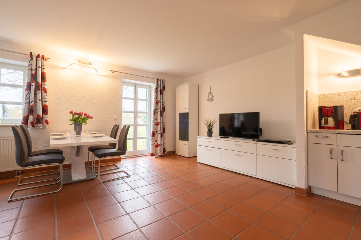 Feriendorf Rugana Komfort Ferienwohnung mit 1 Schlafzimmern und Terrasse (C16) Insel Rügen - Wohnzimmer