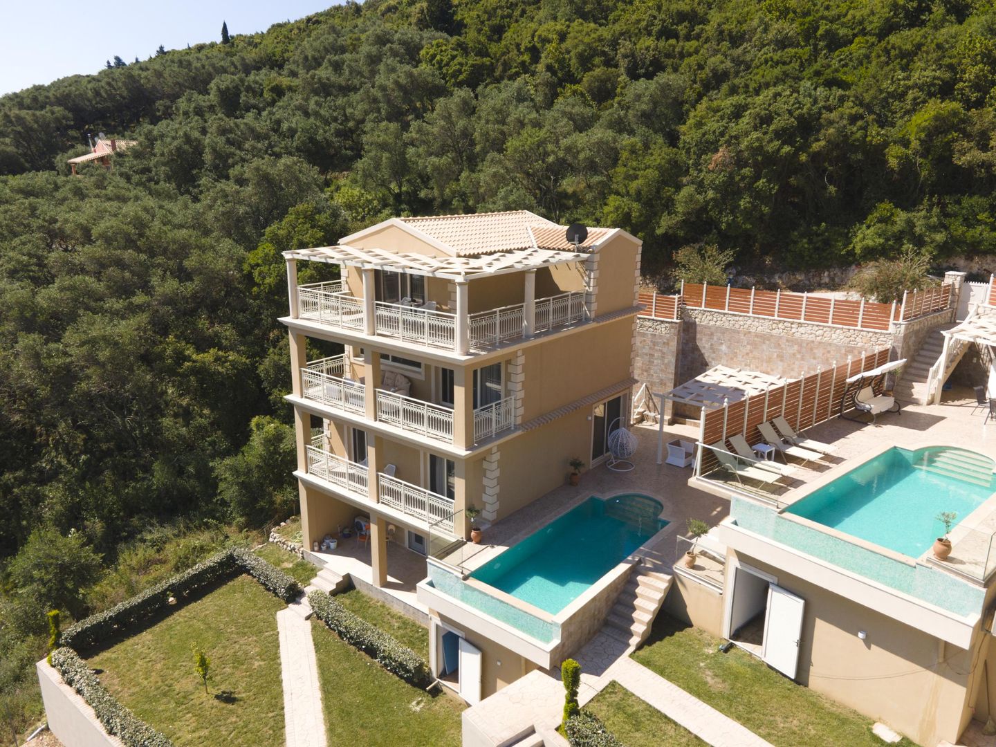 Luxuriöse Villa mit großem Pool, WIFI,   