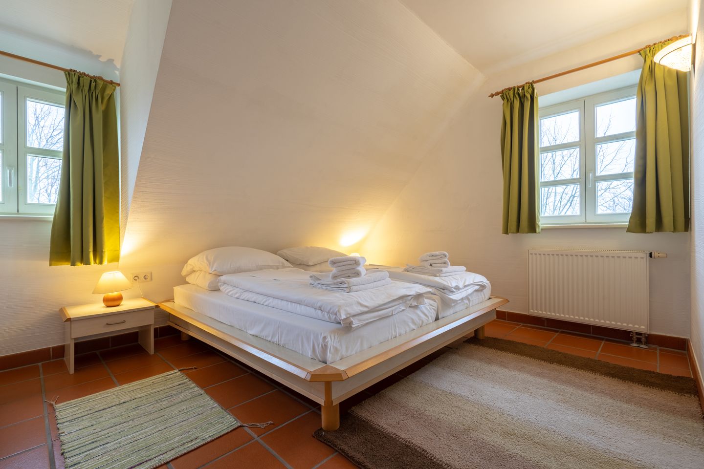 Feriendorf Rugana Komfort Ferienwohnung mit 2 Schlafzimmern und Terrasse (A01) Insel Rügen - Schlafzimmer
