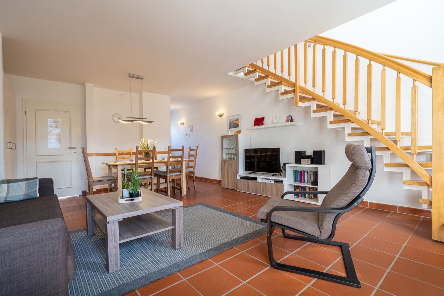 Feriendorf Rugana Klassik Ferienwohnung mit 2 Schlafzimmern und Terrasse (A27) Insel Rügen - Wohnzimmer