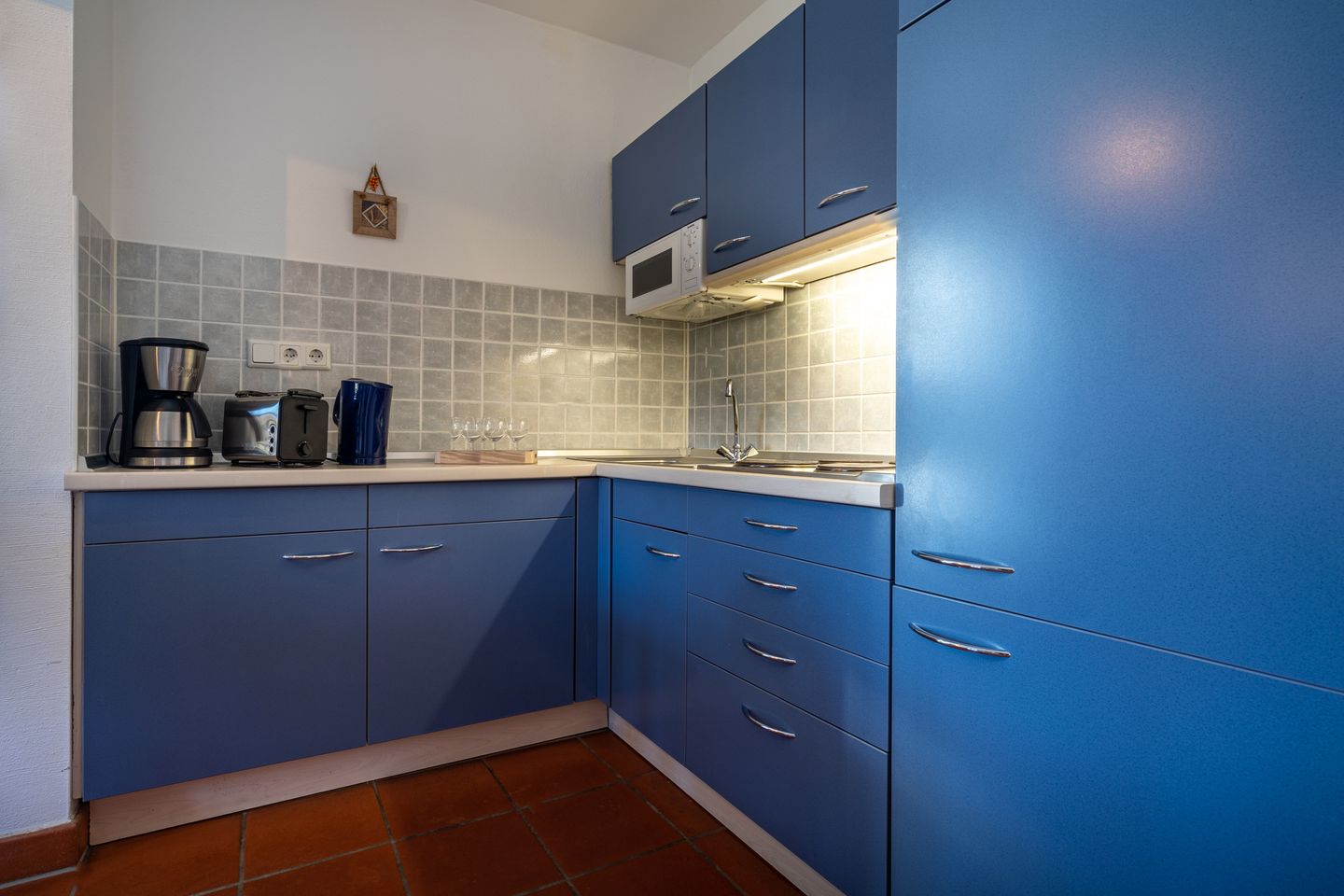 Feriendorf Rugana Klassik Ferienwohnung mit 1 Schlafzimmer und Terrasse (A33) Insel Rügen - Küche / Küchenzeile