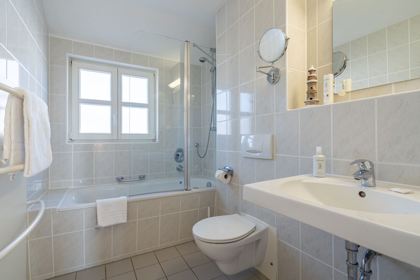 Feriendorf Rugana Budget Ferienwohnung mit 2 Schlafzimmern und Terrasse (A70) Insel Rügen - Badezimmer