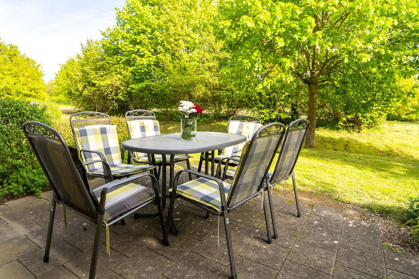 Feriendorf Rugana Komfort Ferienwohnung mit 2 Schlafzimmern und Terrasse (A01) Insel Rügen - Terrasse