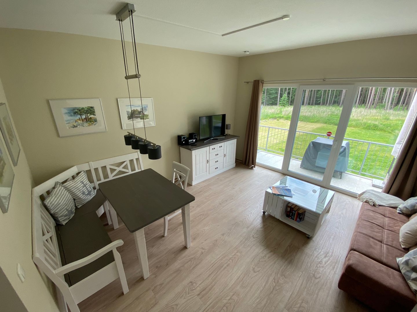  Ferienwohnung KWH 2 OG - "Achtern" Graal-Müritz Küstenwald - Wohnzimmer