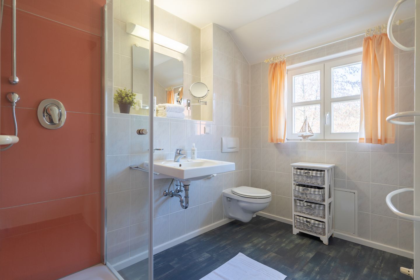 Feriendorf Rugana Komfortplus Ferienwohnung mit 1 Schlafzimmer (B04) Insel Rügen - Badezimmer