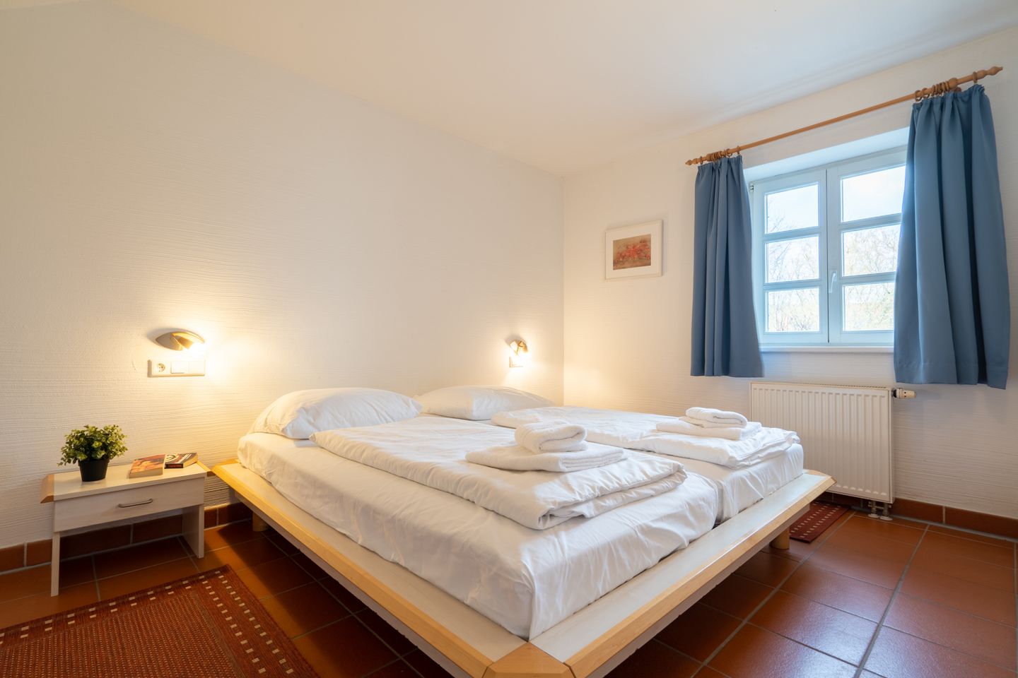 Feriendorf Rugana Komfort Ferienwohnung mit 1 Schlafzimmer und Terrasse (B11) Insel Rügen - Schlafzimmer