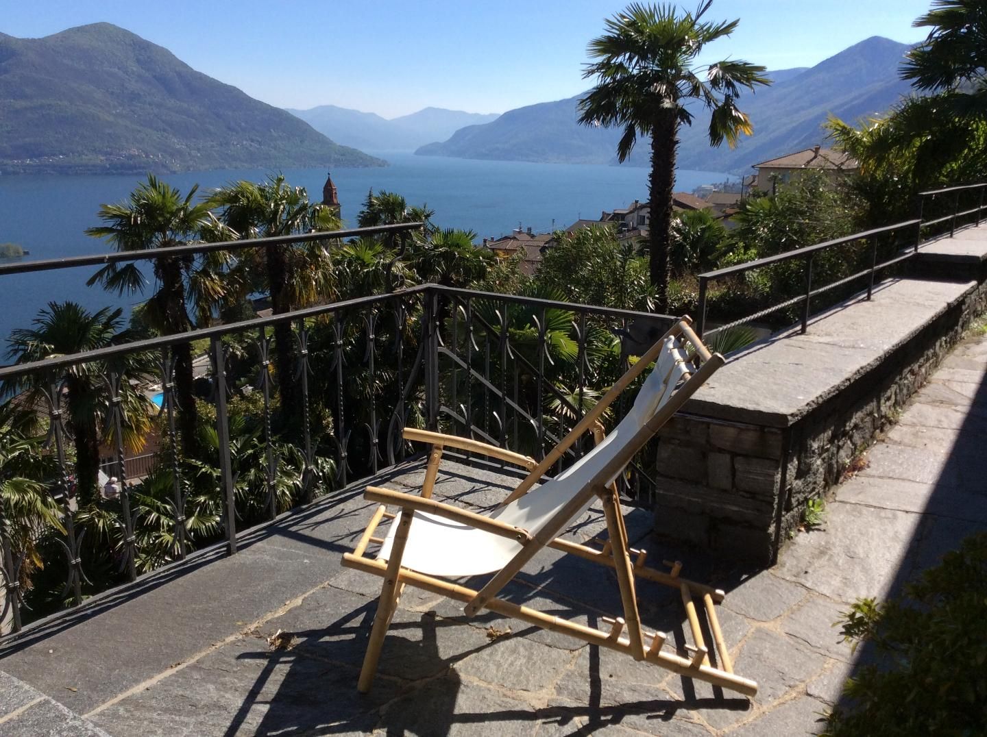 Freistehendes Ferienhaus mit grosser Terrasse, pri   Lago Maggiore