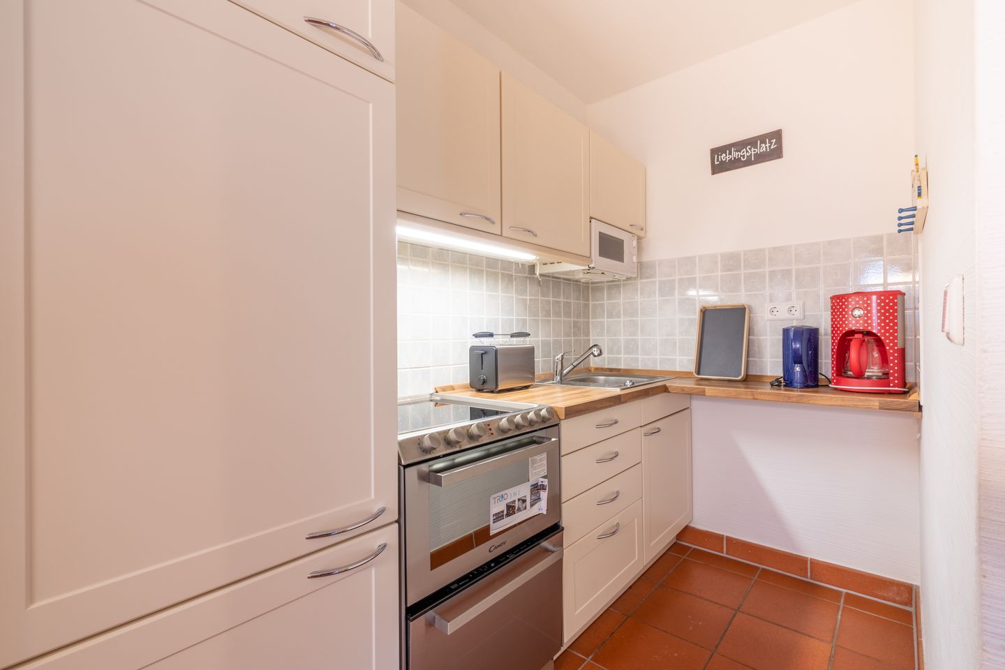 Feriendorf Rugana Komfortplus Ferienwohnung mit 1 Schlafzimmer (B36) Insel Rügen - Küche / Küchenzeile