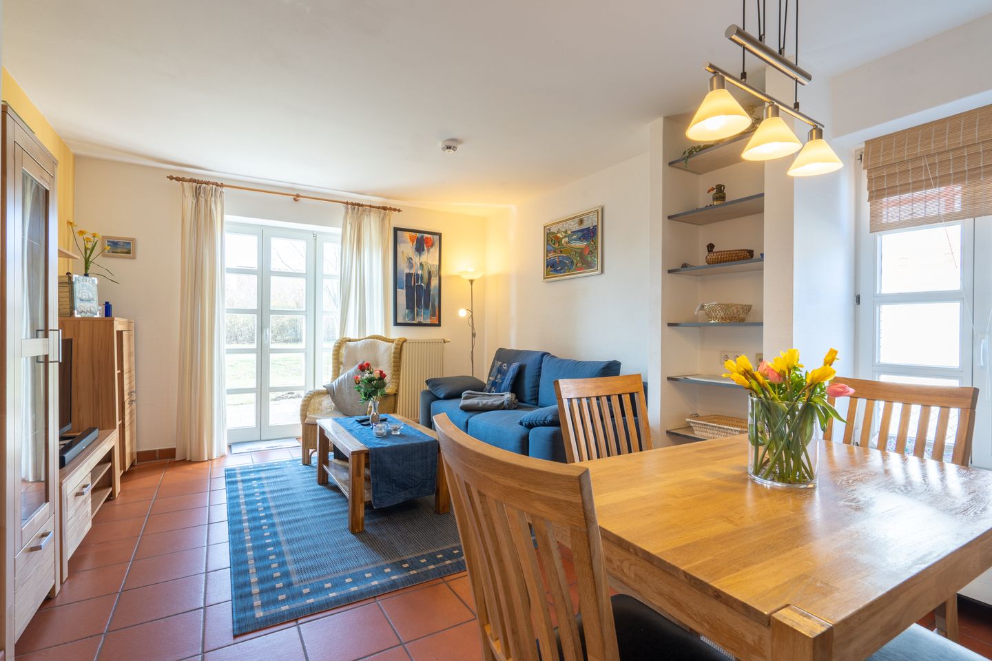 Feriendorf Rugana Komfort Ferienwohnung mit 1 Schlafzimmer und Terrasse (B29) Insel Rügen - Wohnzimmer