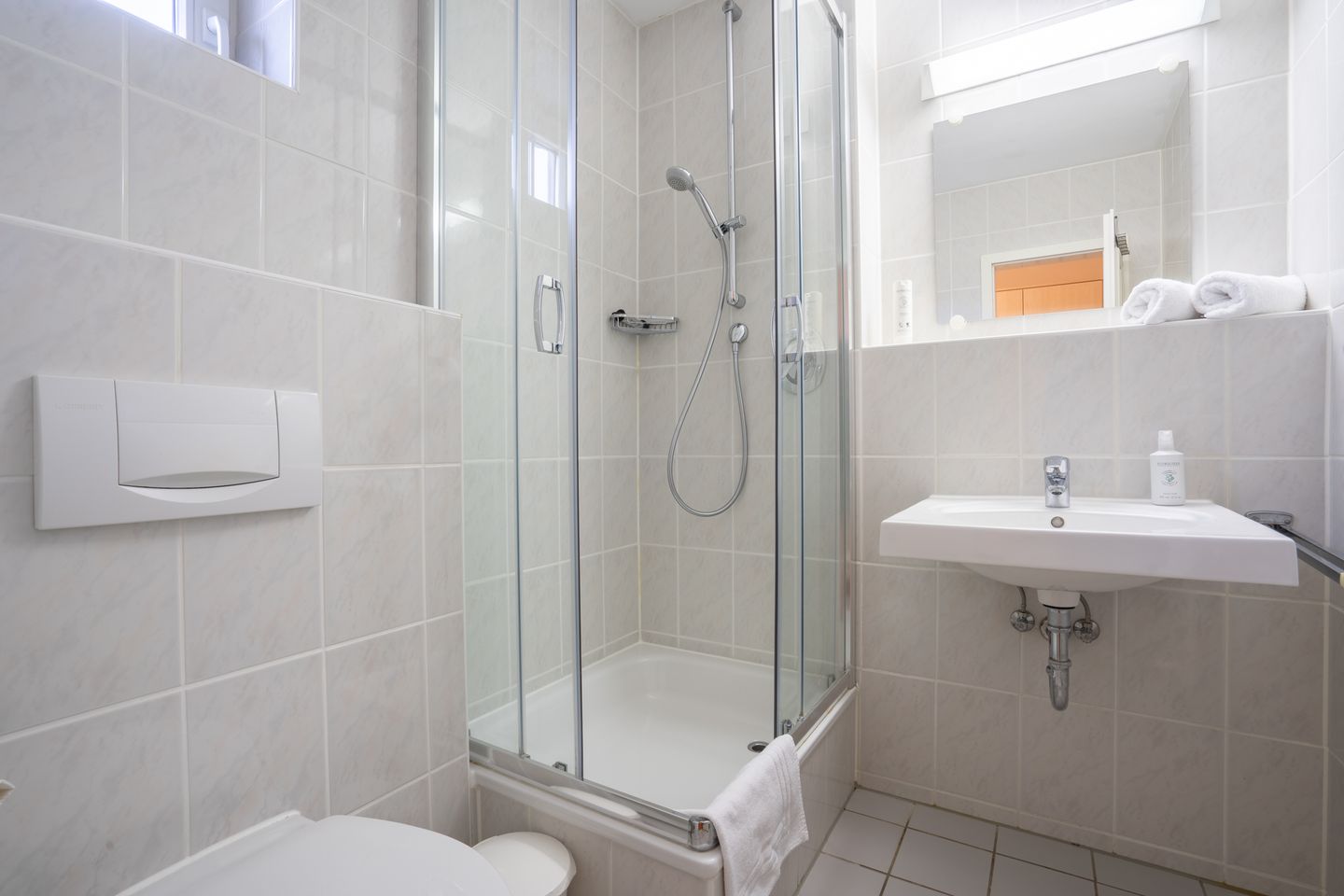 Feriendorf Rugana Budget 1-Raum Ferienwohnung mit Terrasse (B60) Insel Rügen - Badezimmer